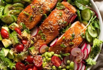 Honey Soy Glazed Salmon Salad